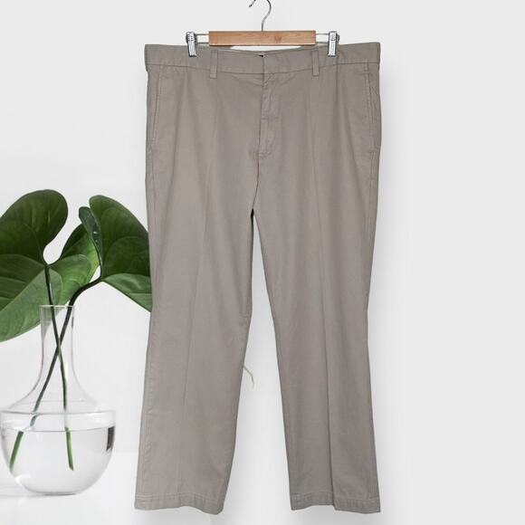 BANANA REPUBLIC Straight Leg 100%Cotton Arden Chino Pants Khaki Flat Front 38x32 - Picture 1 of 12